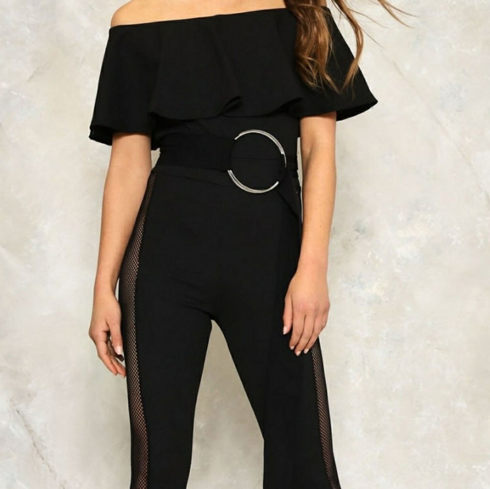 🔥🔥🔥Off the shoulder jumpsuit 🔥🔥🔥